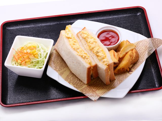 モーニングメニューエッグサンドセット