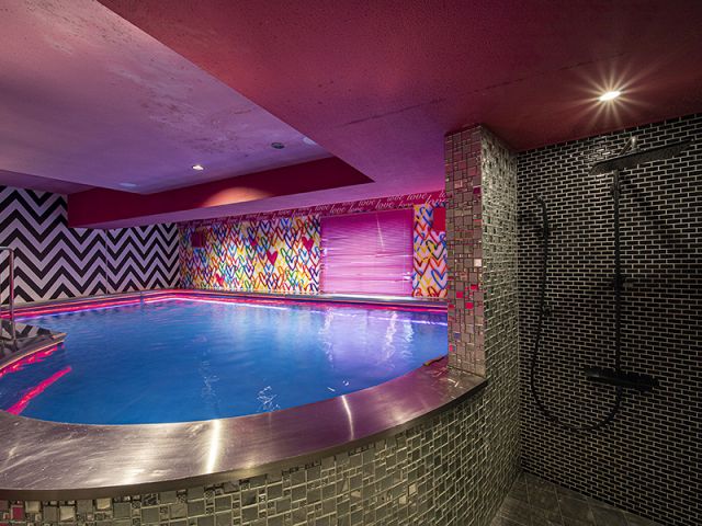 503号室はピンクを基調としたかわいいプールにリニューアル♡【チェリーピンク】プールです！かわいくっ...