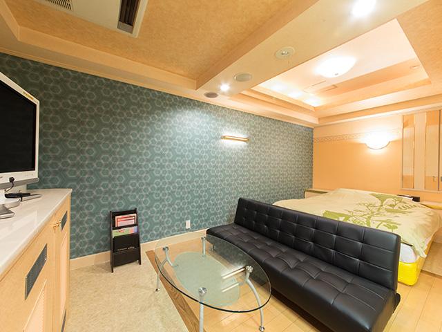 203号室 明るくキュートなお部屋です!お花畑にいるみたい!!