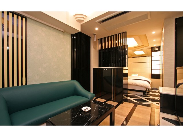 HOTEL Salone (サローネ)