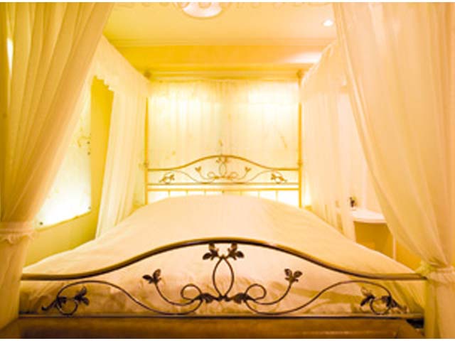HOTEL Roussillon(ホテル ルション)