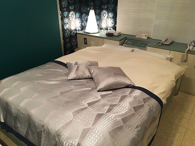 218