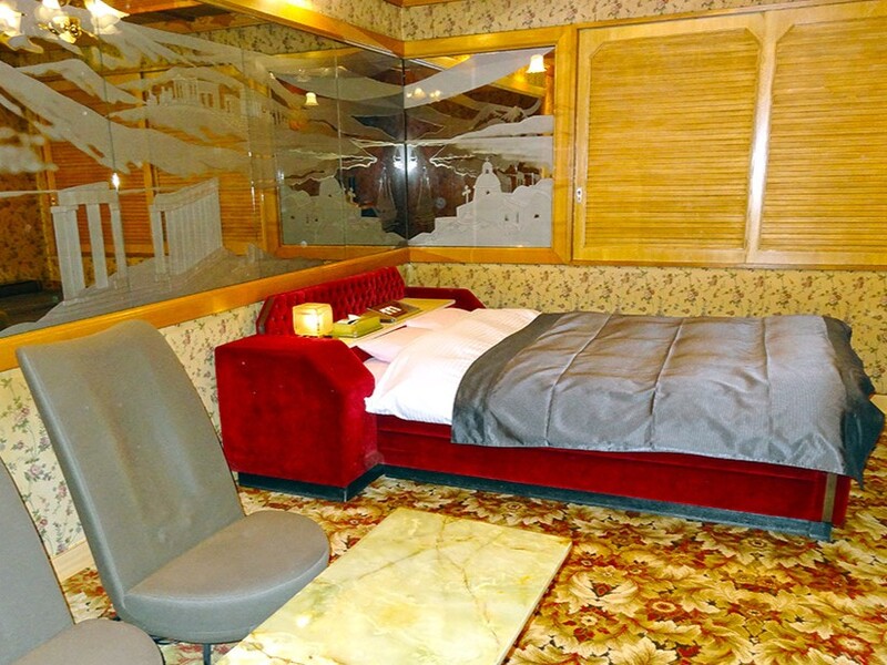208号室