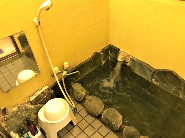 浴室 / 和室 天然かけ流しの温泉