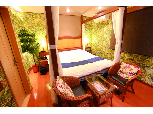 HOTEL LUANA