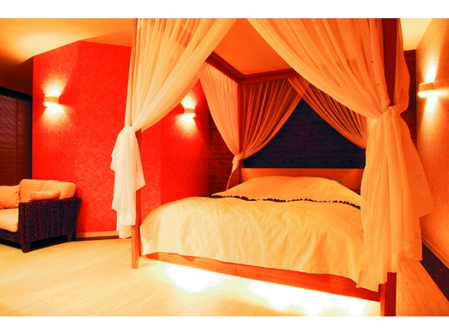 HOTEL cache-cache