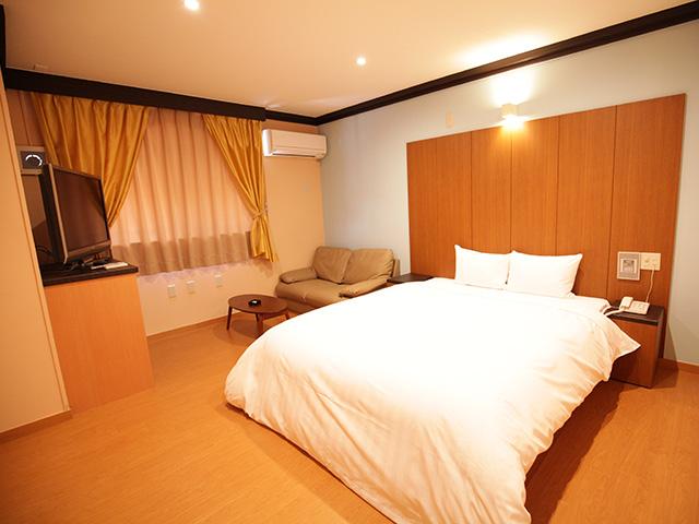 HOTEL YONABARU(ホテル ヨナバル)