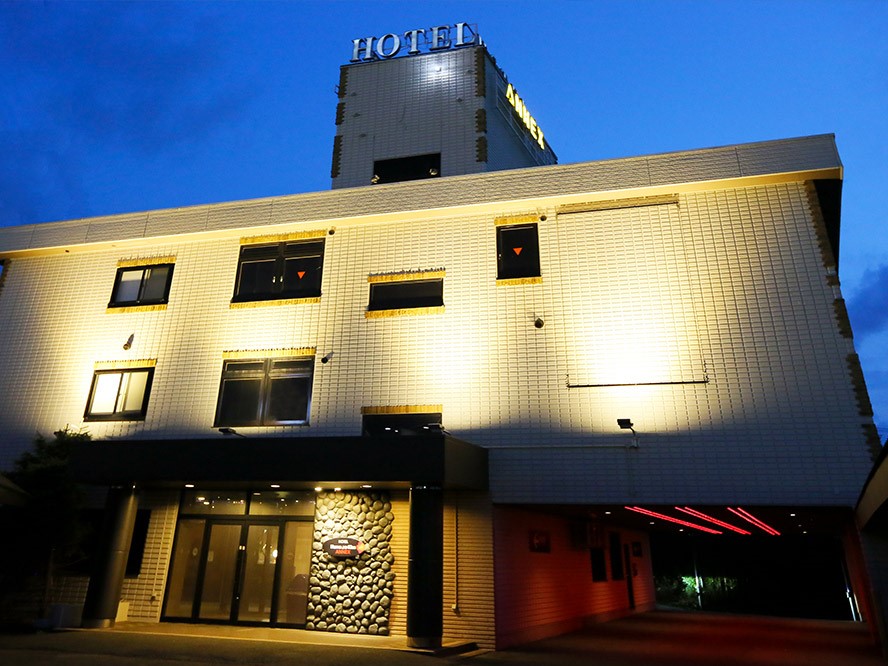 HOTEL ADURER RESORT (ホテル アドレリゾート) ～旧：HanaよりKissANNEX～