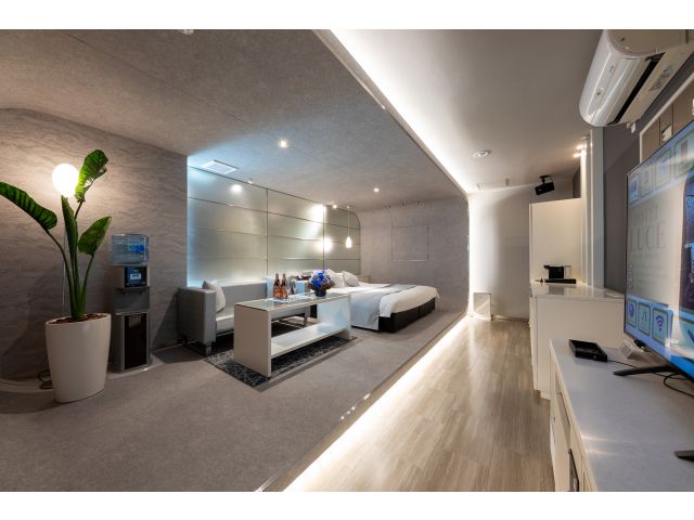 402　ラグジュアリー