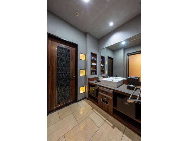 405　ラグジュアリー 