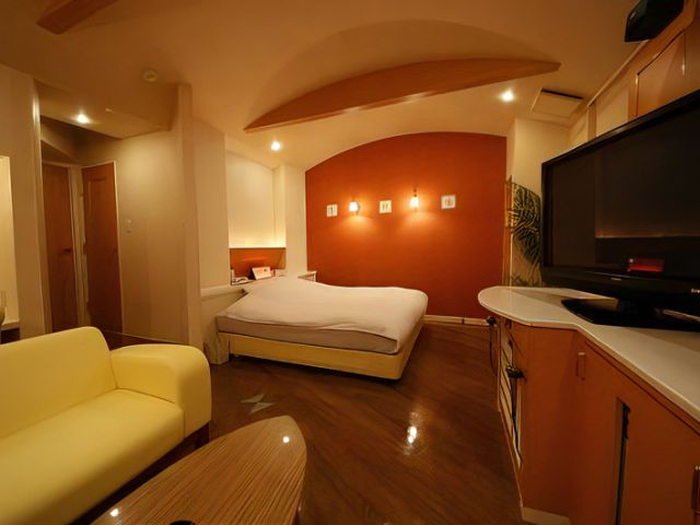 102【ティアラ】