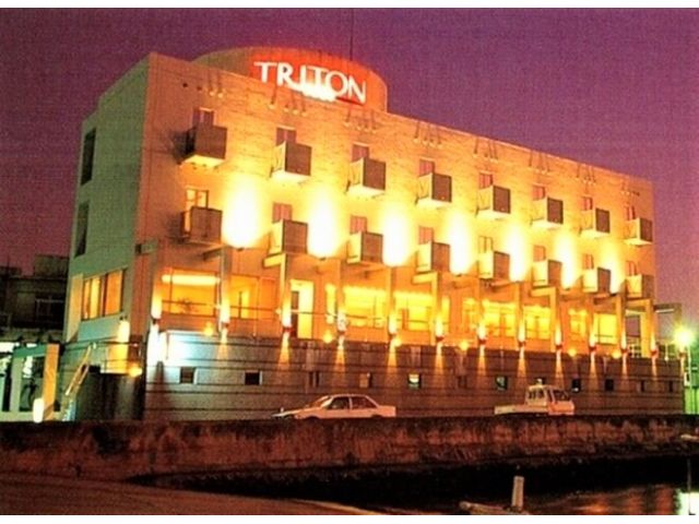 HOTEL TRITON (ホテル トリトン)