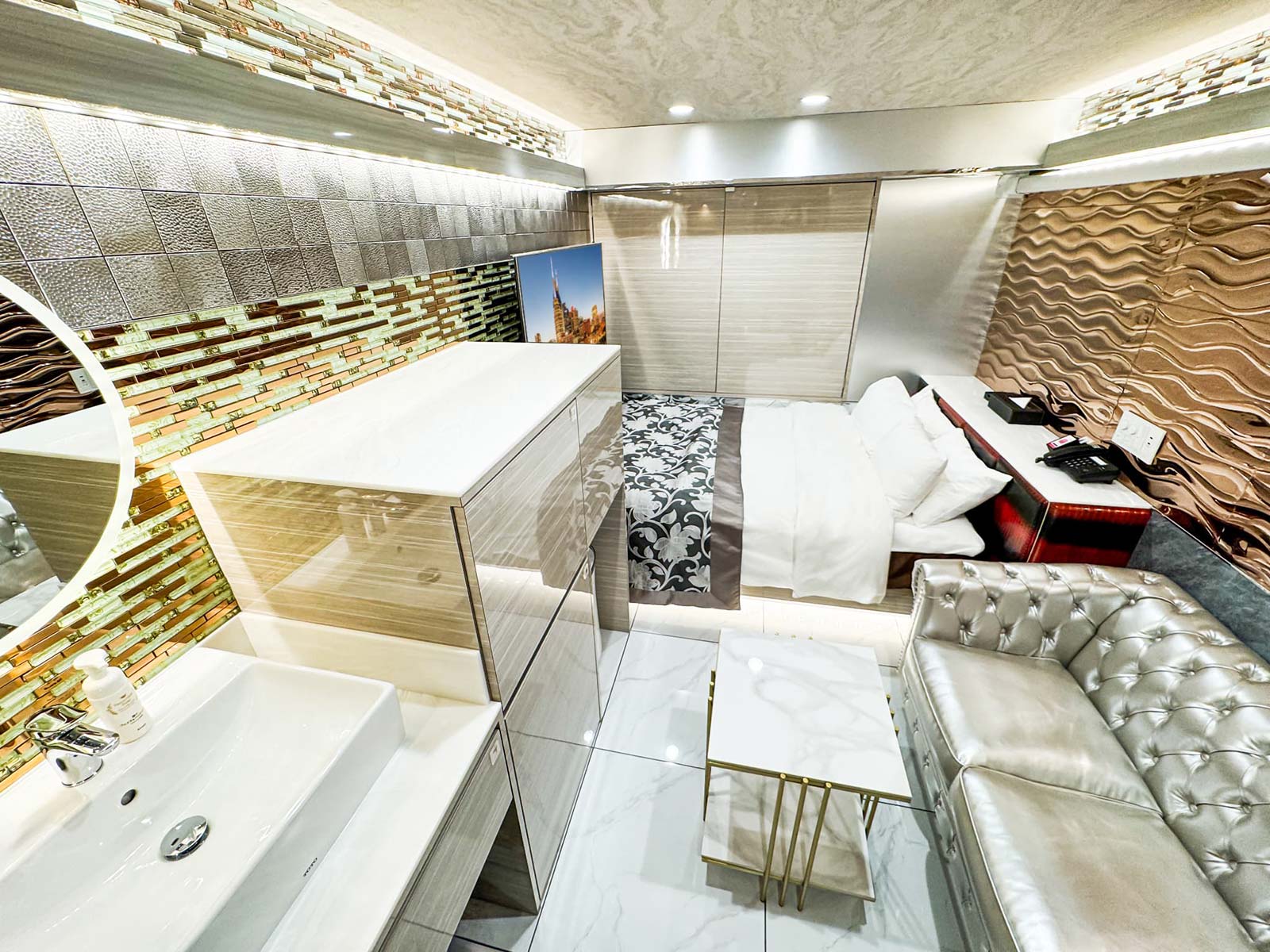 103 モデレートルーム