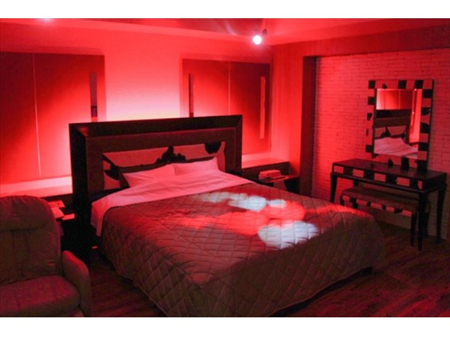 703号室/Aタイプ 赤い照明でムードアップ！