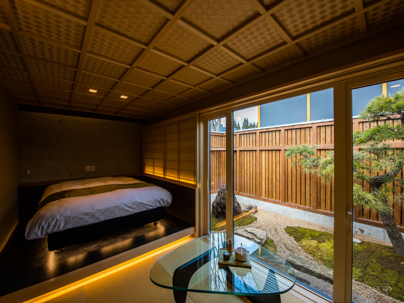 GARDEN_Room15