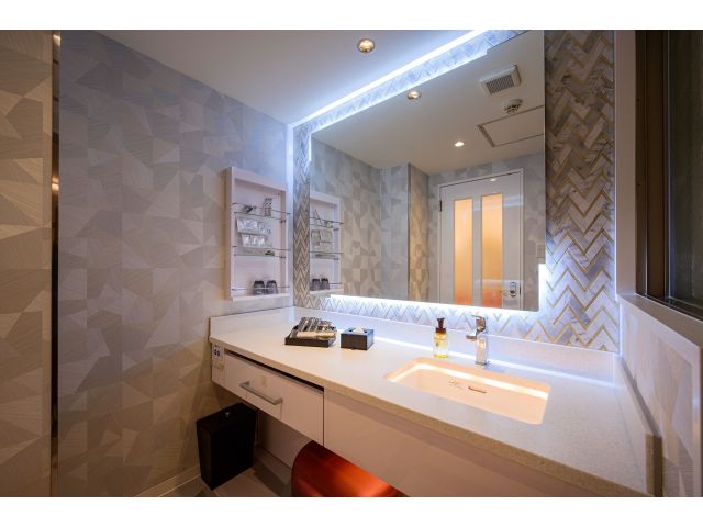 102　デラックス 