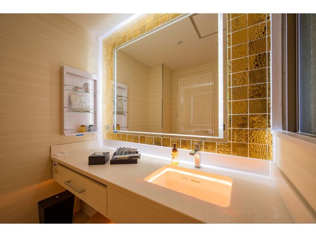 302　デラックス 