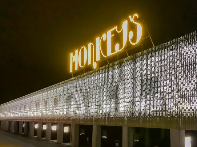 MONKEY'S HOTEL外観