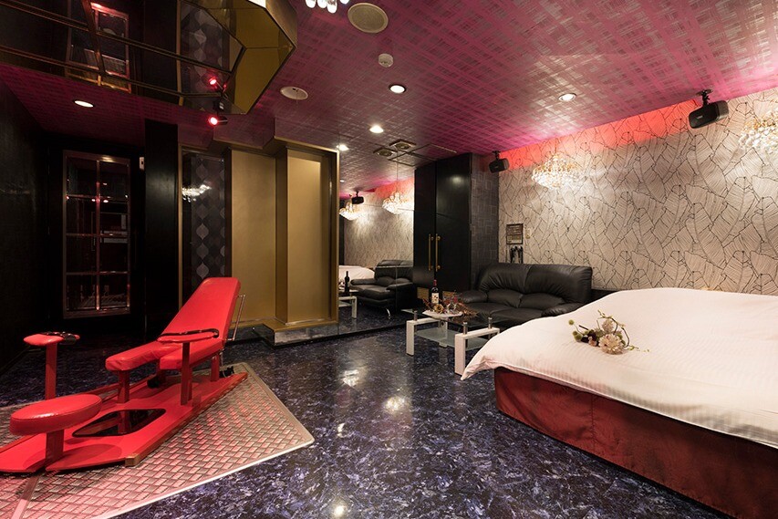 305