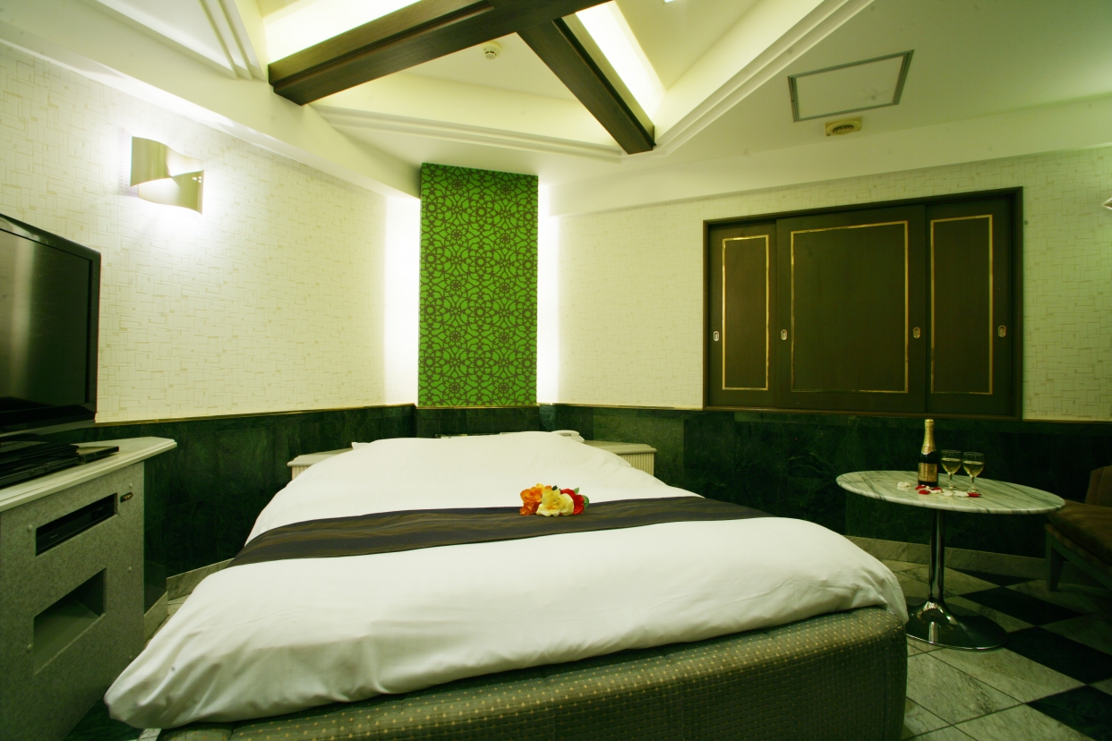 【カップルズ予約限定】最大20時間滞在可のロングステイプラン（金曜日、土曜日）