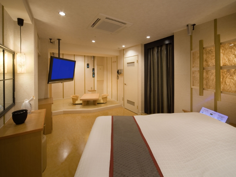 SUPERIOR ROOM【SMOKING】朝食付きプラン／18時～翌10時までご利用OK＜お子様のご利用不可＞