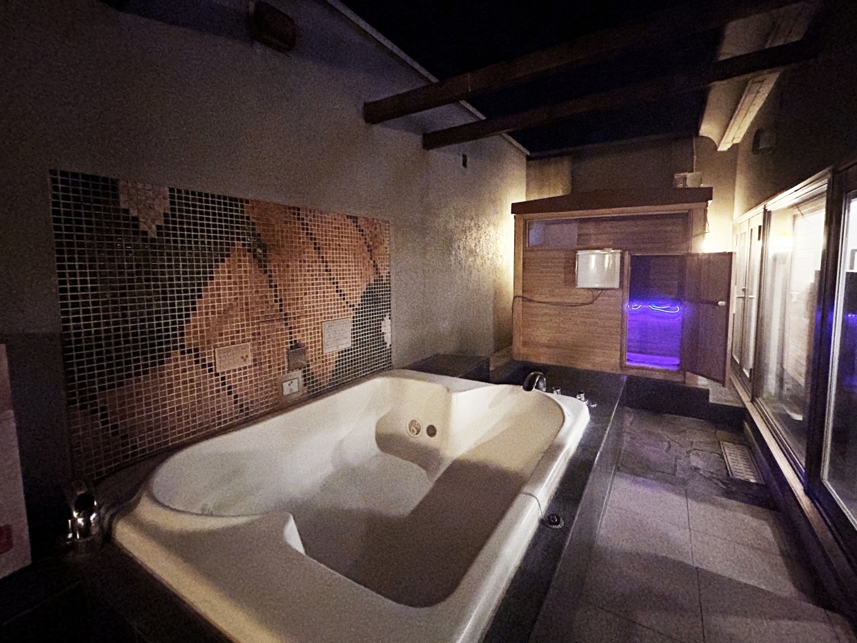 【平日限定】☆カップルズ限定☆ 本格サウナ&露天風呂確約 サービスタイムプラン【最大15時間】