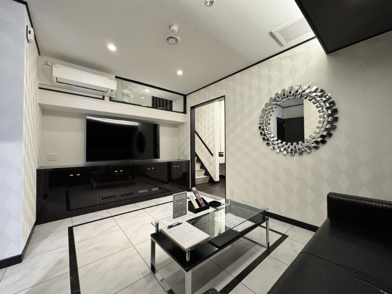 【DELUXE ROOM確約】15:00in～翌12:00out＜素泊まり＞