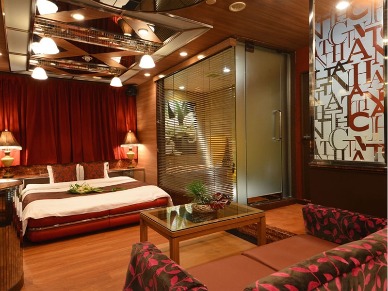 【ラグジュアリールーム】＜ 夕食・朝食付＞1泊選べる食事付き宿泊プラン／18:00in～翌11:00out