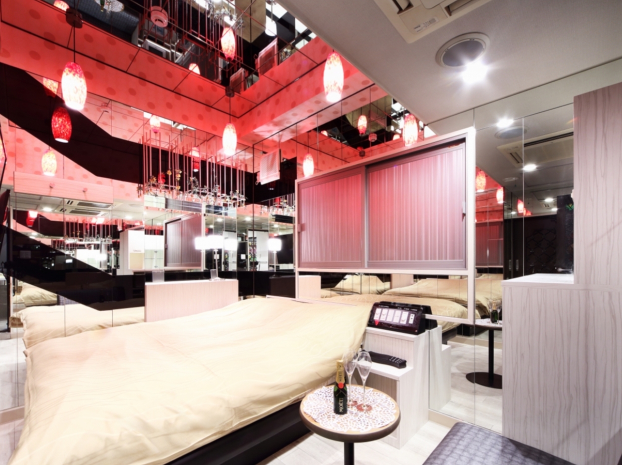 【カップルズ限定】「年末」21時～チェックイン可★特典付きプラン♪【最大13時間滞在可能】