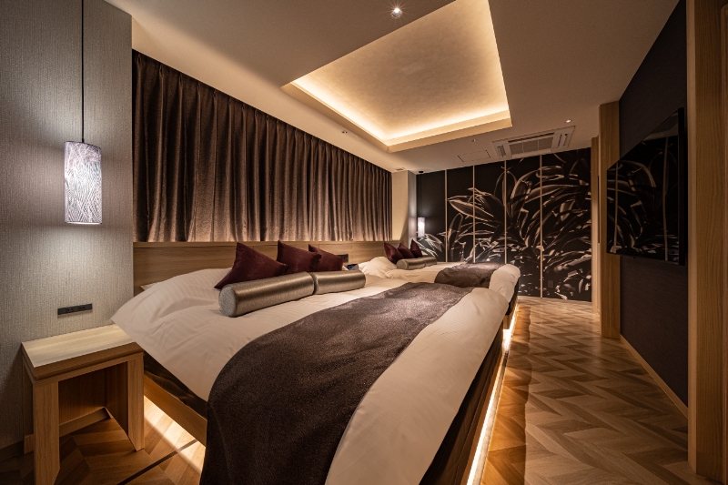 【サウナ付SUITE ツインベッドROOM確約】15時～翌11時までご利用OK＜素泊まり＞