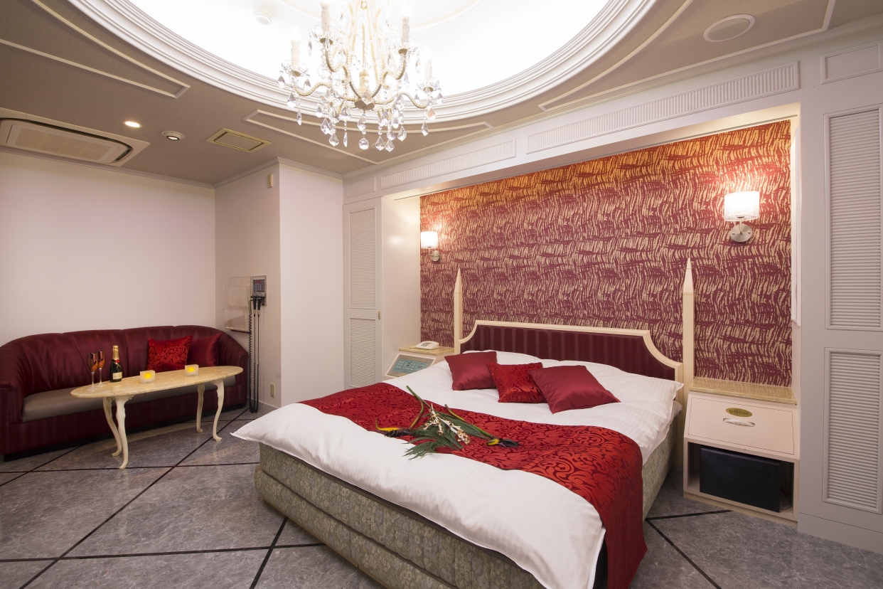 【ラグジュアリールーム】ゆっくりチェックインプラン／食事なし／21:00in～翌12:00out（お部屋お任せ）